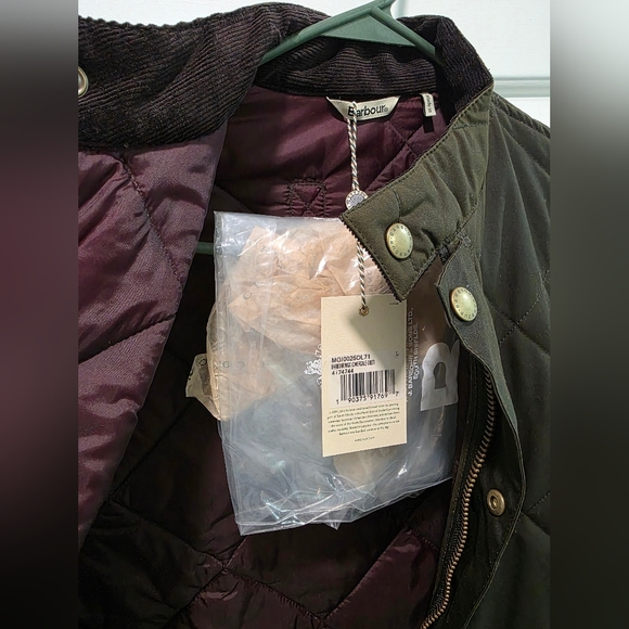 Barbour Waxed Lowerdale Gilet Vest in Olive, Size Large (Mens) - Picture 2 of 6